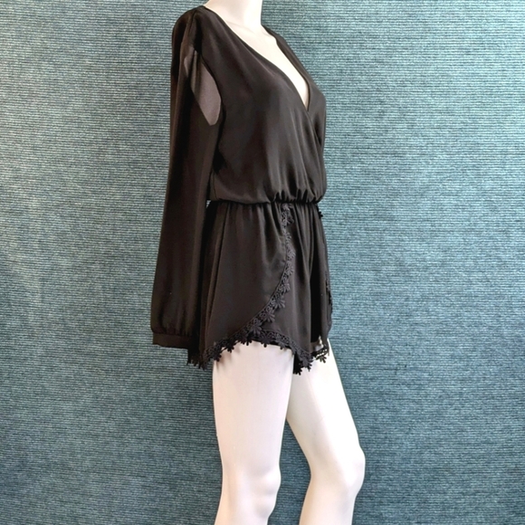 ASTR The Label Long Sleeve Romper - Picture 4 of 13